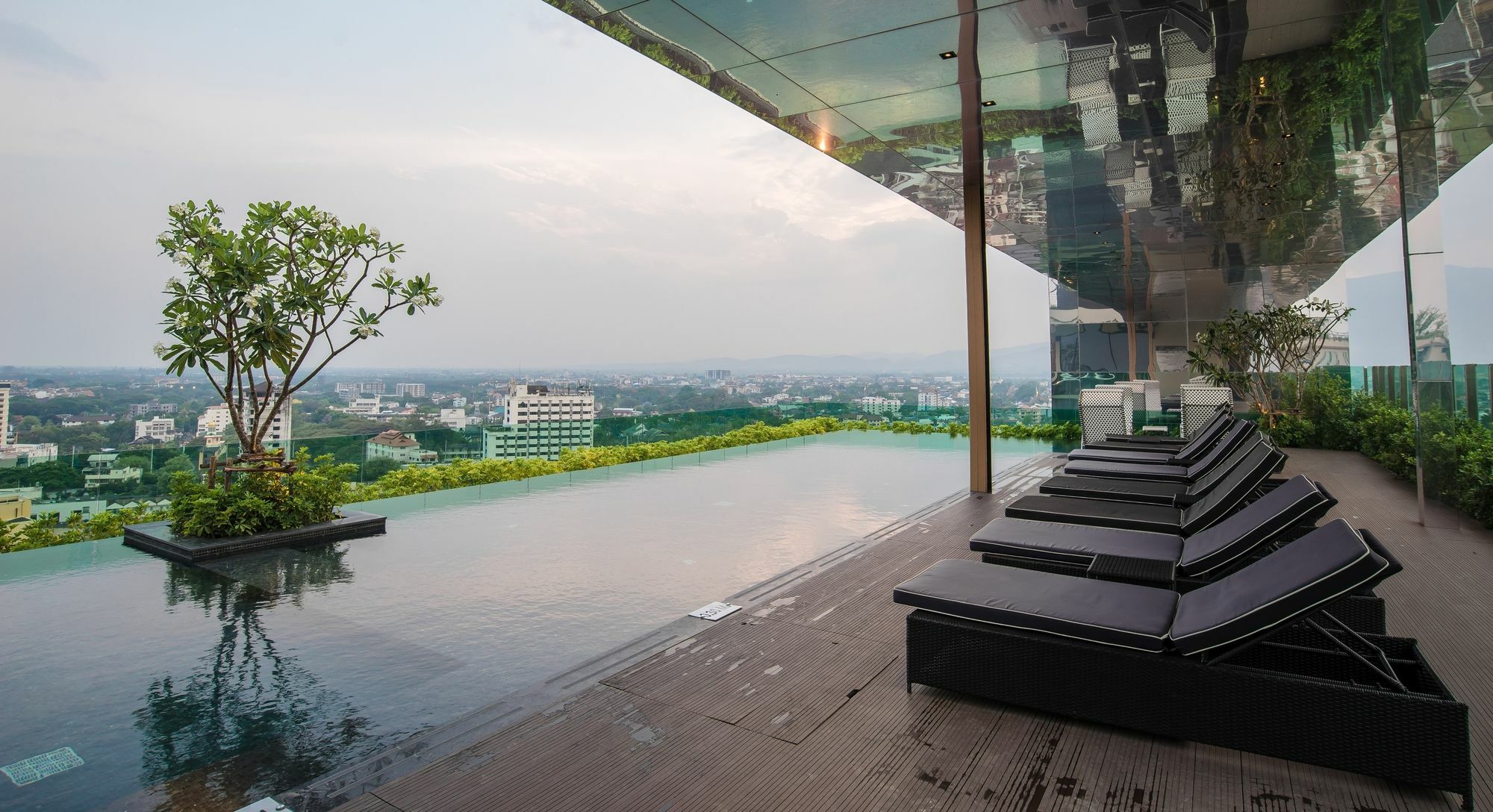 Hoc5 The Astra Condo Chiang Mai Night Bazaar Экстерьер фото